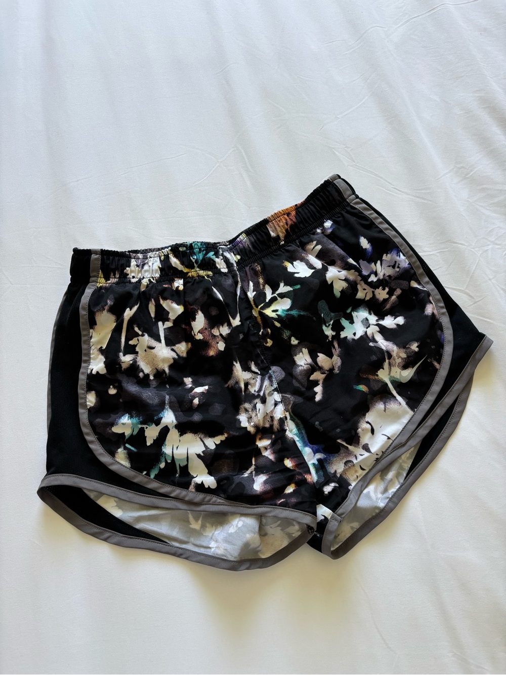 ✨ NIKE DRI FIT FLORAL SHORTS ✨